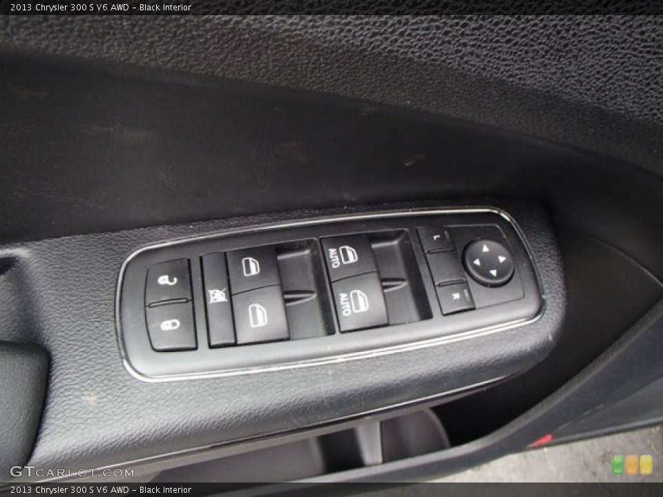 Black Interior Controls for the 2013 Chrysler 300 S V6 AWD #81041722