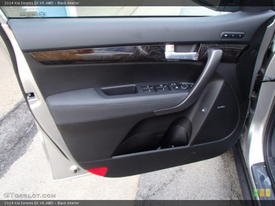 Black Interior Door Panel for the 2014 Kia Sorento EX V6 AWD #81045891