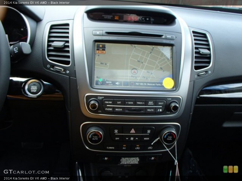 Black Interior Navigation for the 2014 Kia Sorento EX V6 AWD #81046012