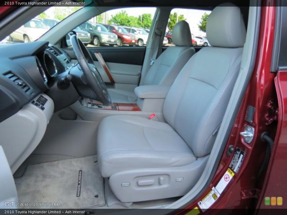 Ash Interior Photo for the 2010 Toyota Highlander Limited #81049155