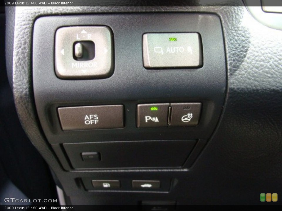 Black Interior Controls for the 2009 Lexus LS 460 AWD #81098009