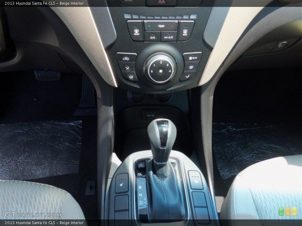 Beige Interior Controls for the 2013 Hyundai Santa Fe GLS #81098606