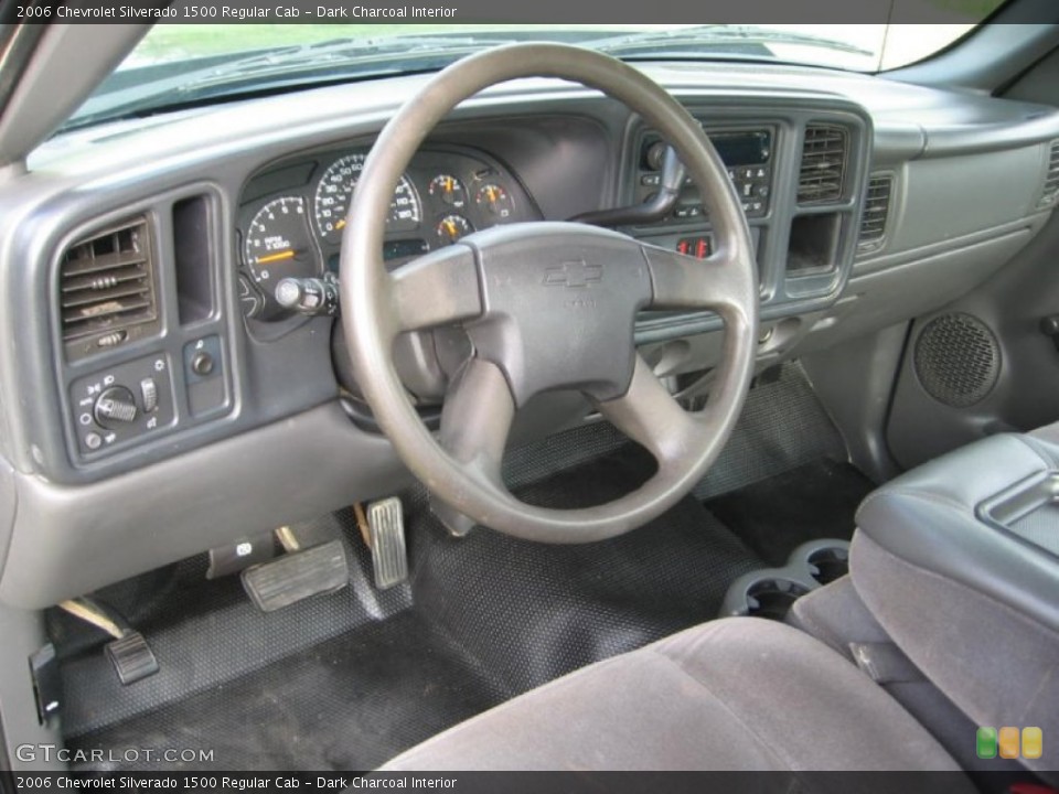 Dark Charcoal Interior Dashboard for the 2006 Chevrolet Silverado 1500 Regular Cab #81100301