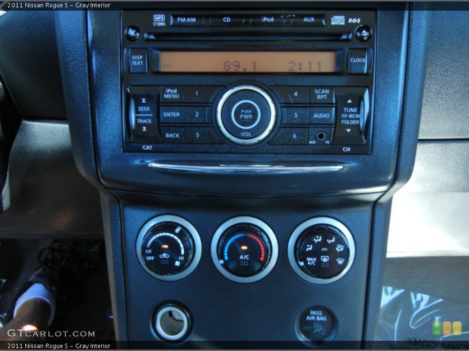 Gray Interior Controls for the 2011 Nissan Rogue S #81102884