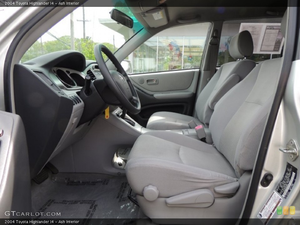 Ash Interior Photo for the 2004 Toyota Highlander I4 #81107228