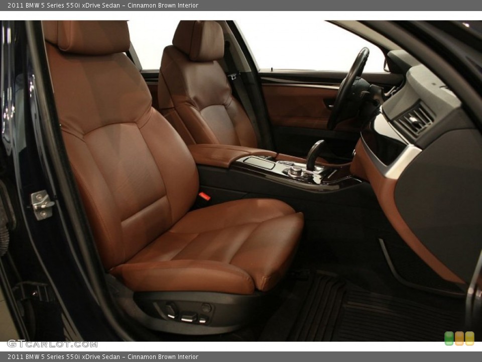 Cinnamon Brown Interior Photo for the 2011 BMW 5 Series 550i xDrive Sedan #81111565