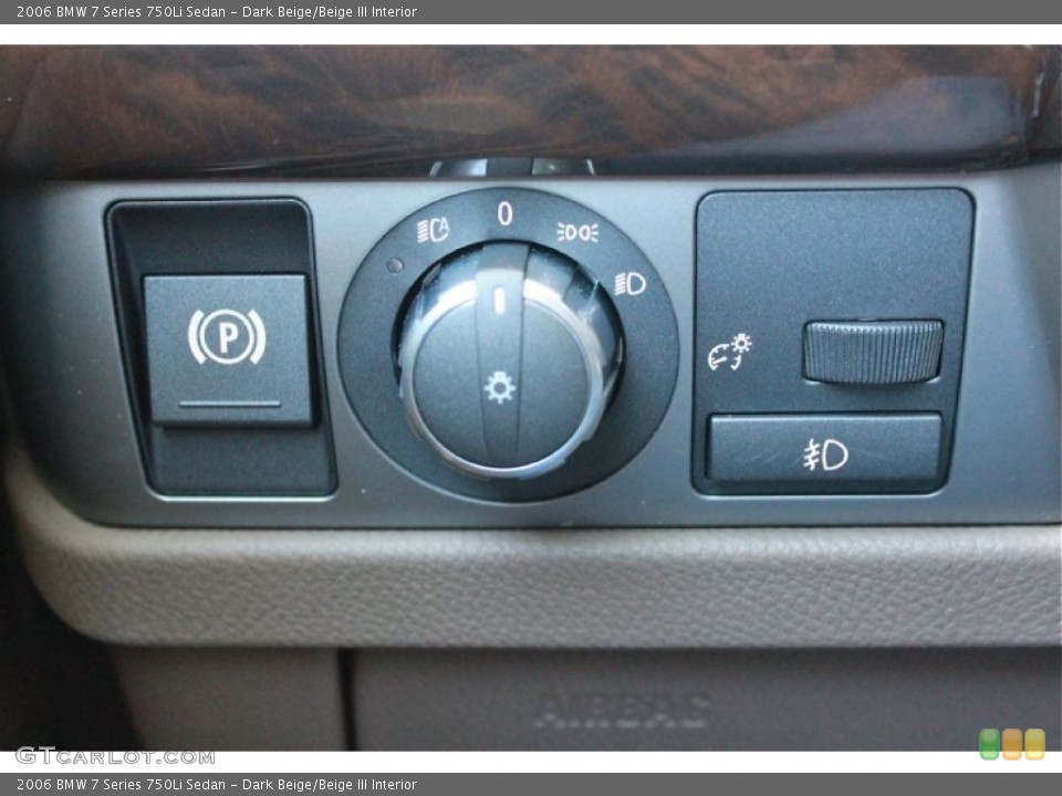 Dark Beige/Beige III Interior Controls for the 2006 BMW 7 Series 750Li Sedan #81113682