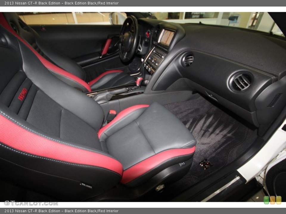 Black Edition Black/Red Interior Front Seat for the 2013 Nissan GT-R Black Edition #81126014