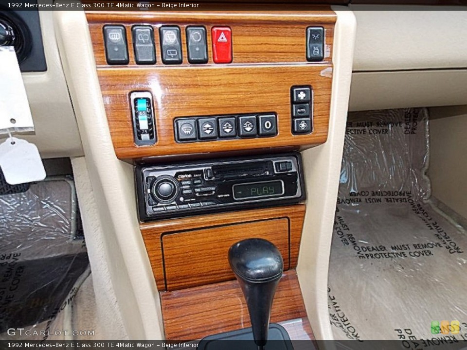 Beige Interior Controls for the 1992 Mercedes-Benz E Class 300 TE 4Matic Wagon #81129867