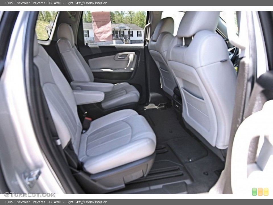 Light Gray/Ebony Interior Rear Seat for the 2009 Chevrolet Traverse LTZ AWD #81130770