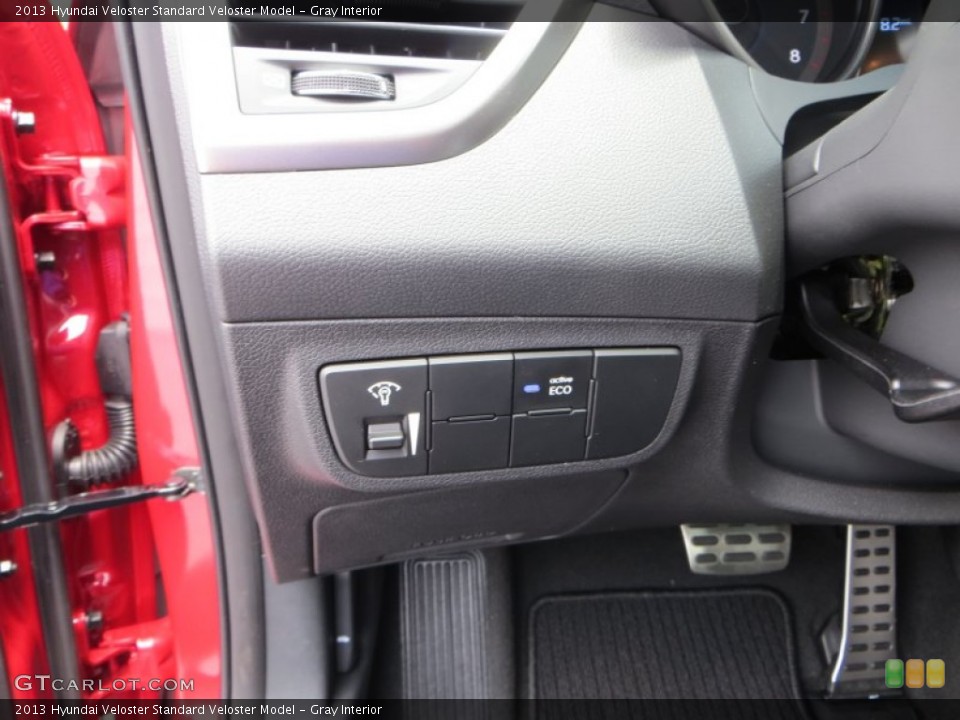 Gray Interior Controls for the 2013 Hyundai Veloster  #81132450