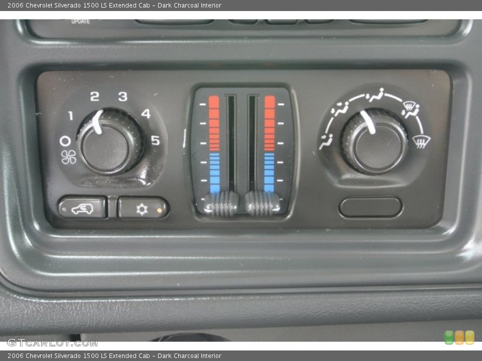 Dark Charcoal Interior Controls for the 2006 Chevrolet Silverado 1500 LS Extended Cab #81133897