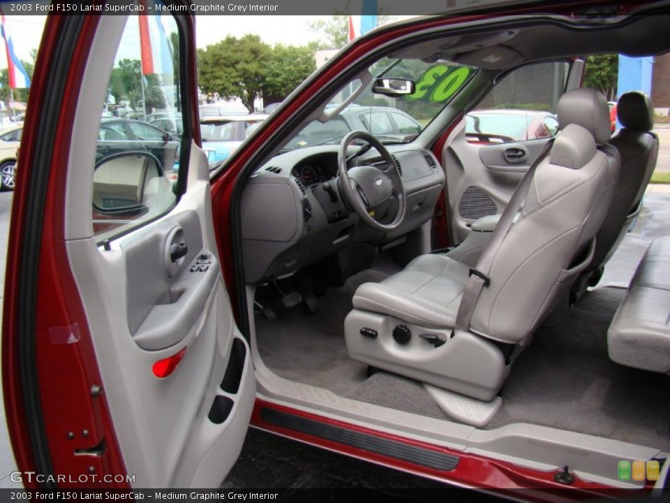 Medium Graphite Grey Interior Photo for the 2003 Ford F150 Lariat SuperCab #81145998