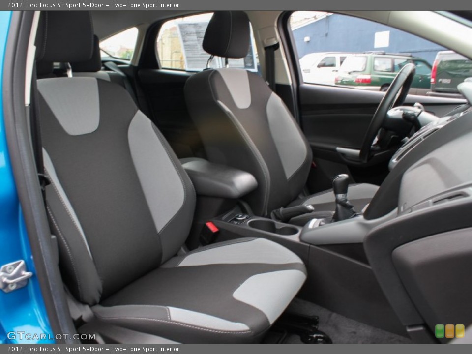 Two-Tone Sport Interior Photo for the 2012 Ford Focus SE Sport 5-Door #81152248