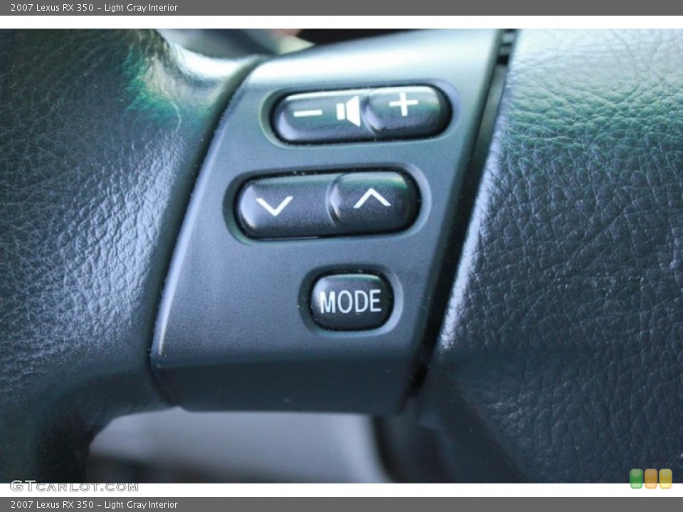Light Gray Interior Controls for the 2007 Lexus RX 350 #81152416