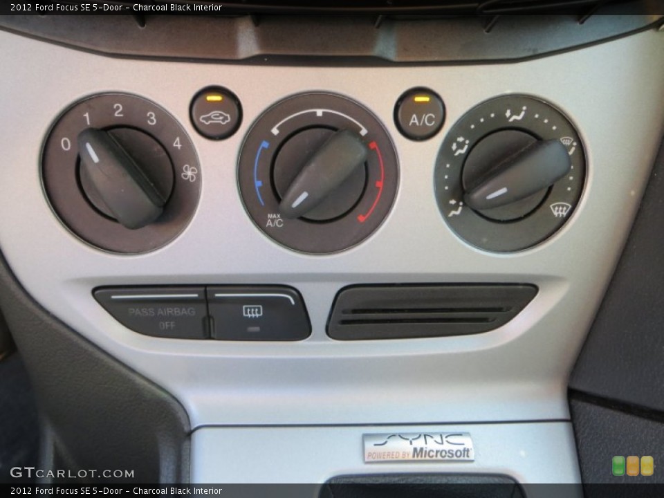 Charcoal Black Interior Controls for the 2012 Ford Focus SE 5-Door #81162409