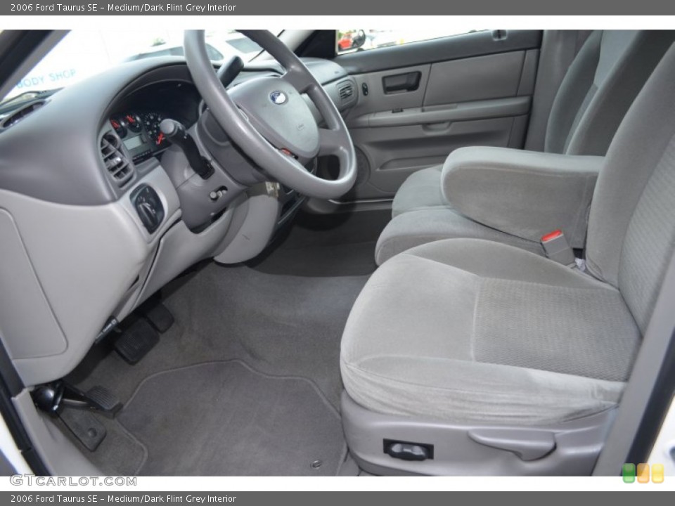 Medium/Dark Flint Grey Interior Photo for the 2006 Ford Taurus SE #81169566