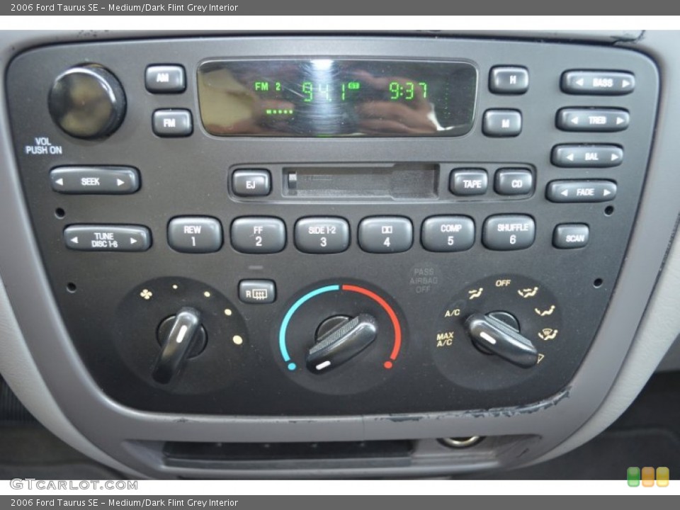 Medium/Dark Flint Grey Interior Controls for the 2006 Ford Taurus SE #81169698