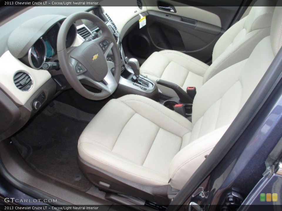 Cocoa/Light Neutral Interior Photo for the 2013 Chevrolet Cruze LT #81170151