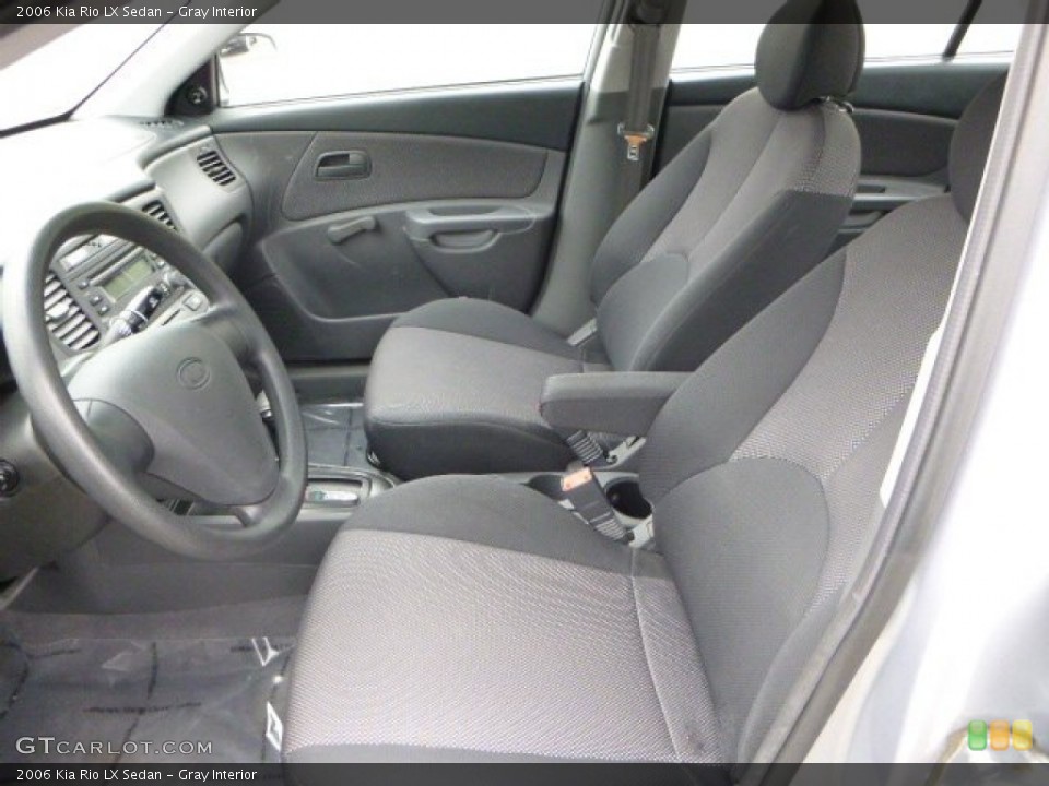 Gray Interior Photo for the 2006 Kia Rio LX Sedan #81188370