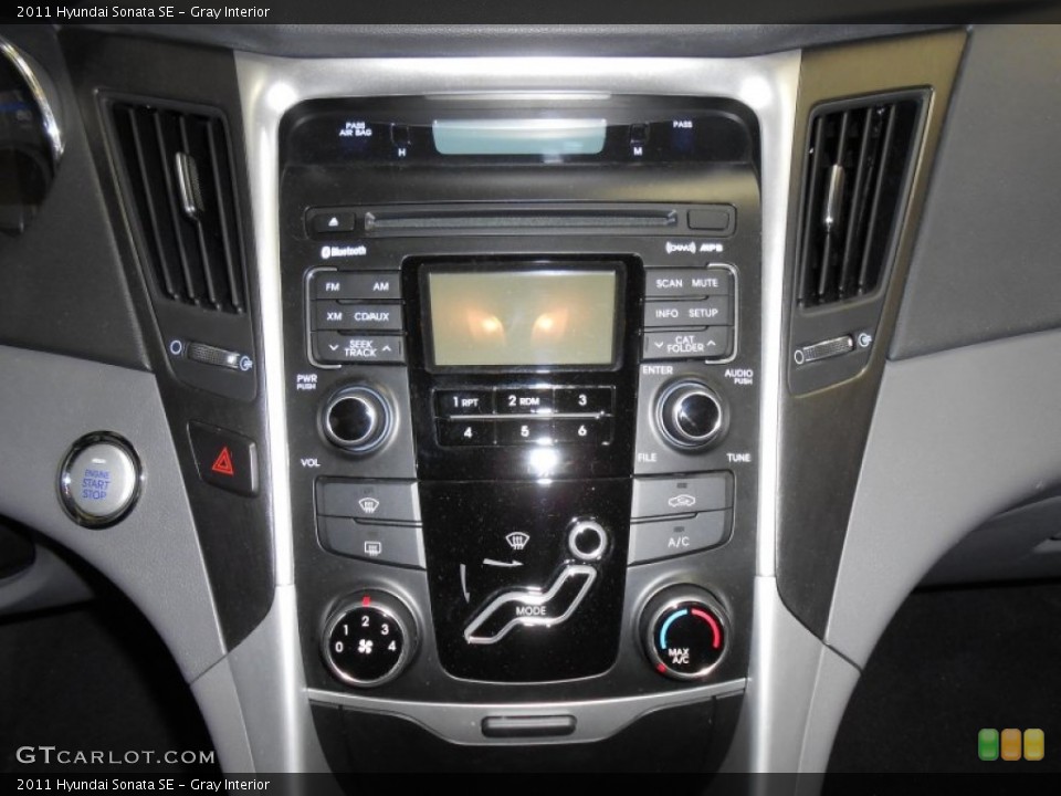 Gray Interior Controls for the 2011 Hyundai Sonata SE #81203889