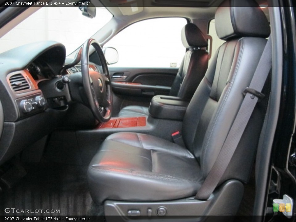 Ebony Interior Photo for the 2007 Chevrolet Tahoe LTZ 4x4 #81207273