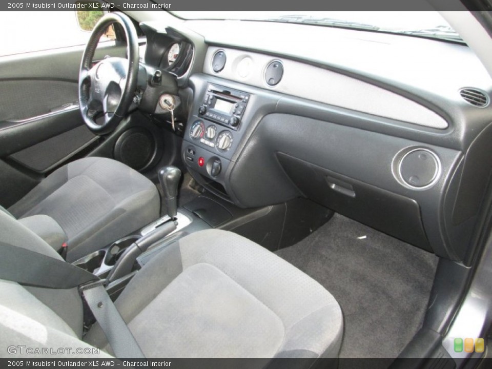 Charcoal Interior Dashboard for the 2005 Mitsubishi Outlander XLS AWD #81215880