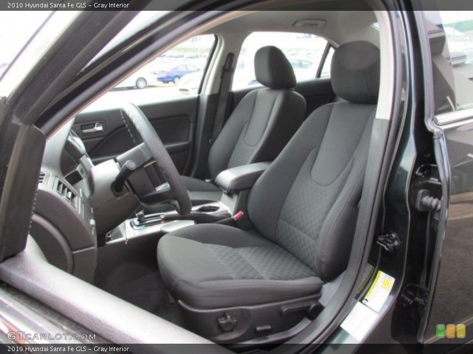 Gray Interior Photo for the 2010 Hyundai Santa Fe GLS #81218352