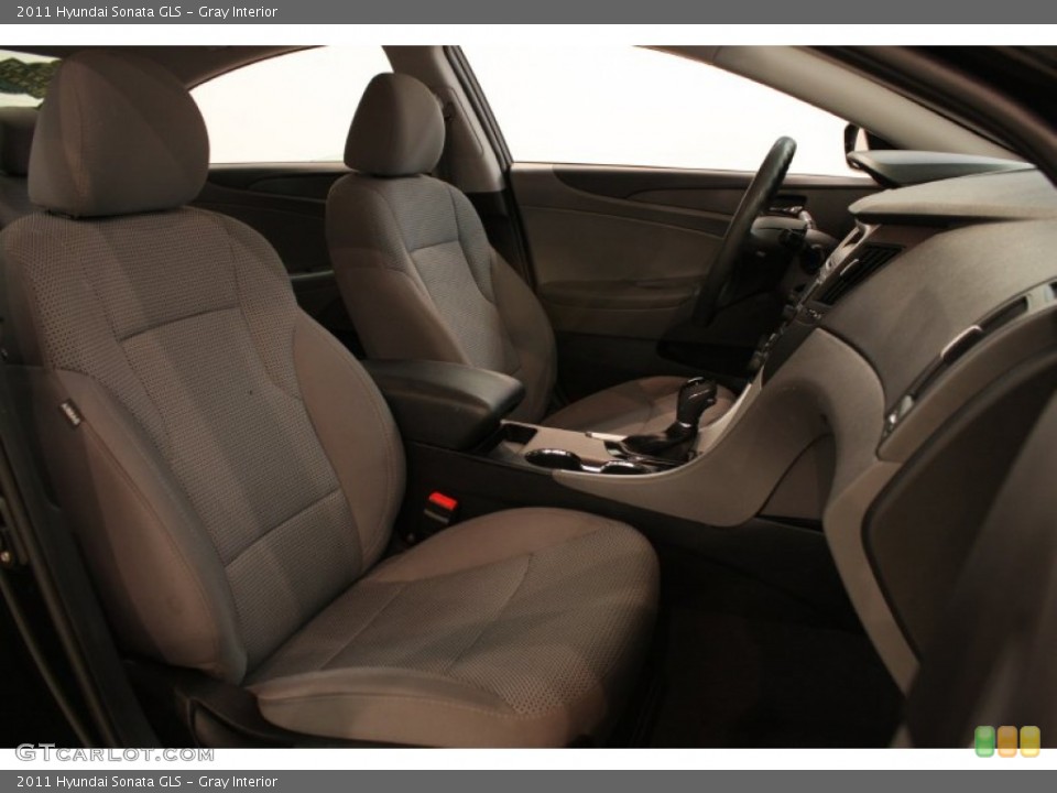 Gray Interior Photo for the 2011 Hyundai Sonata GLS #81219357