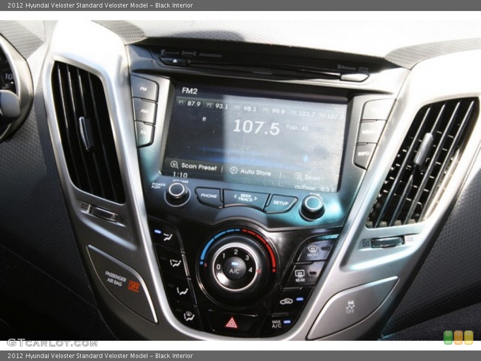Black Interior Controls for the 2012 Hyundai Veloster  #81235118