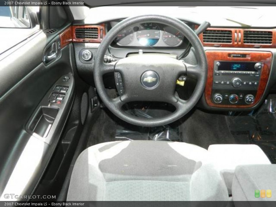 Ebony Black Interior Dashboard for the 2007 Chevrolet Impala LS #81241923