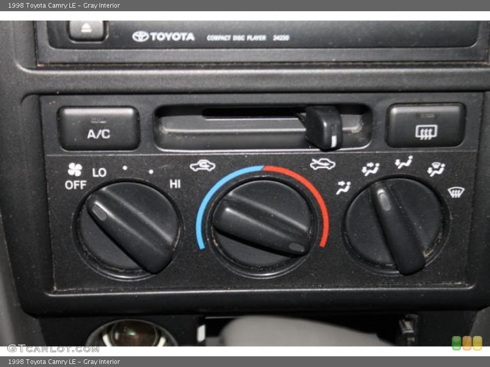Gray Interior Controls for the 1998 Toyota Camry LE #81242069