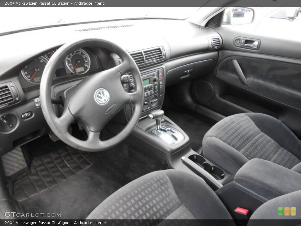 Anthracite Interior Photo for the 2004 Volkswagen Passat GL Wagon #81247516