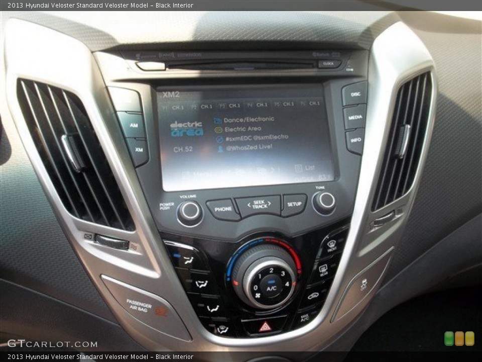 Black Interior Controls for the 2013 Hyundai Veloster  #81250474