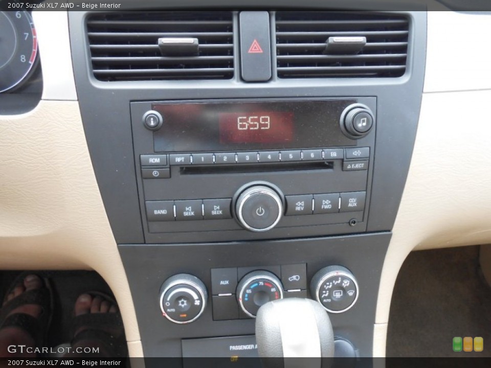 Beige Interior Controls for the 2007 Suzuki XL7 AWD #81251170