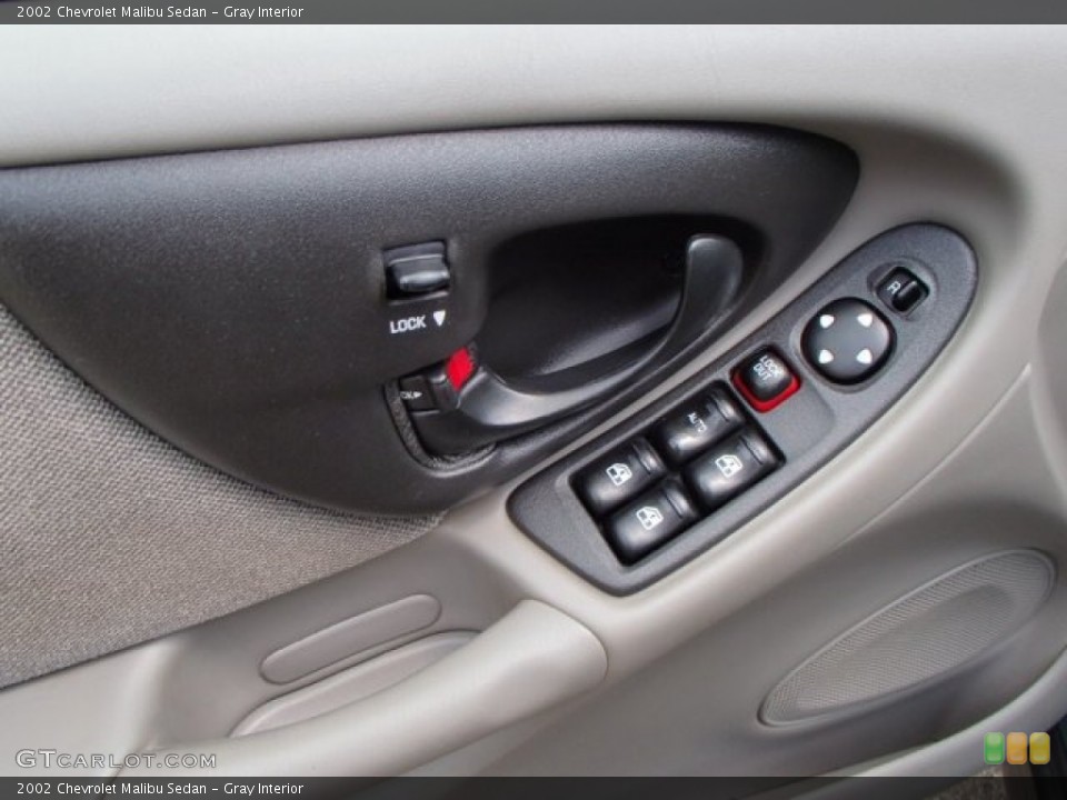 Gray Interior Controls for the 2002 Chevrolet Malibu Sedan #81262109