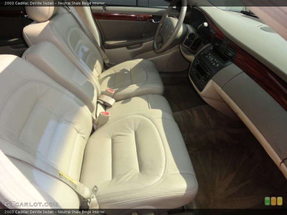 Neutral Shale Beige Interior Photo for the 2003 Cadillac DeVille Sedan #81264670