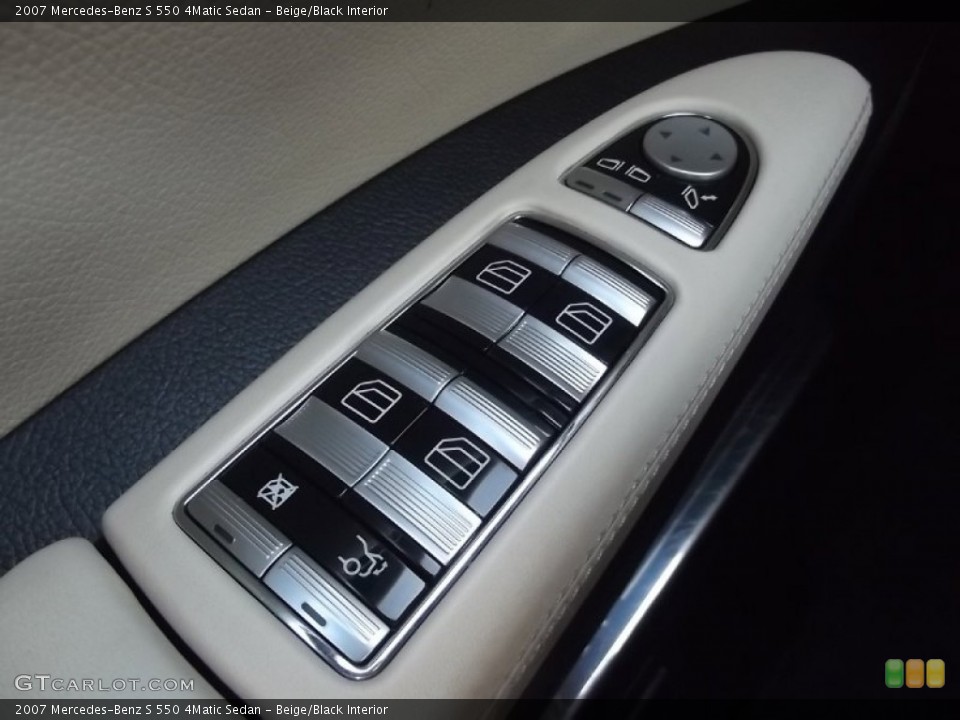 Beige/Black Interior Controls for the 2007 Mercedes-Benz S 550 4Matic Sedan #81273034