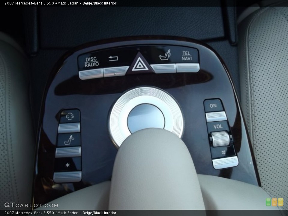 Beige/Black Interior Controls for the 2007 Mercedes-Benz S 550 4Matic Sedan #81273212