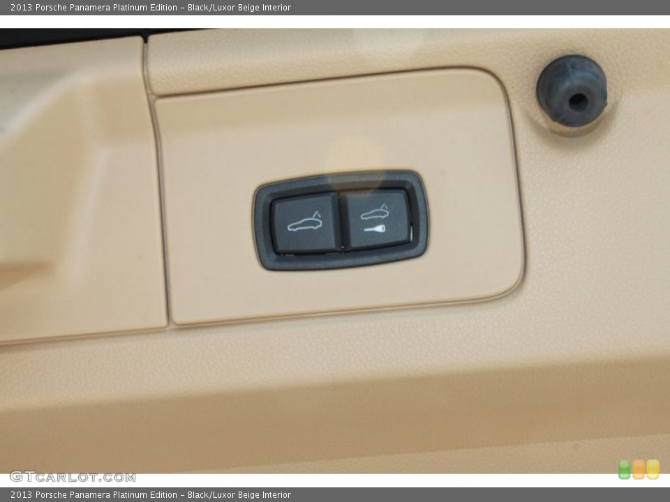 Black/Luxor Beige Interior Controls for the 2013 Porsche Panamera Platinum Edition #81276887