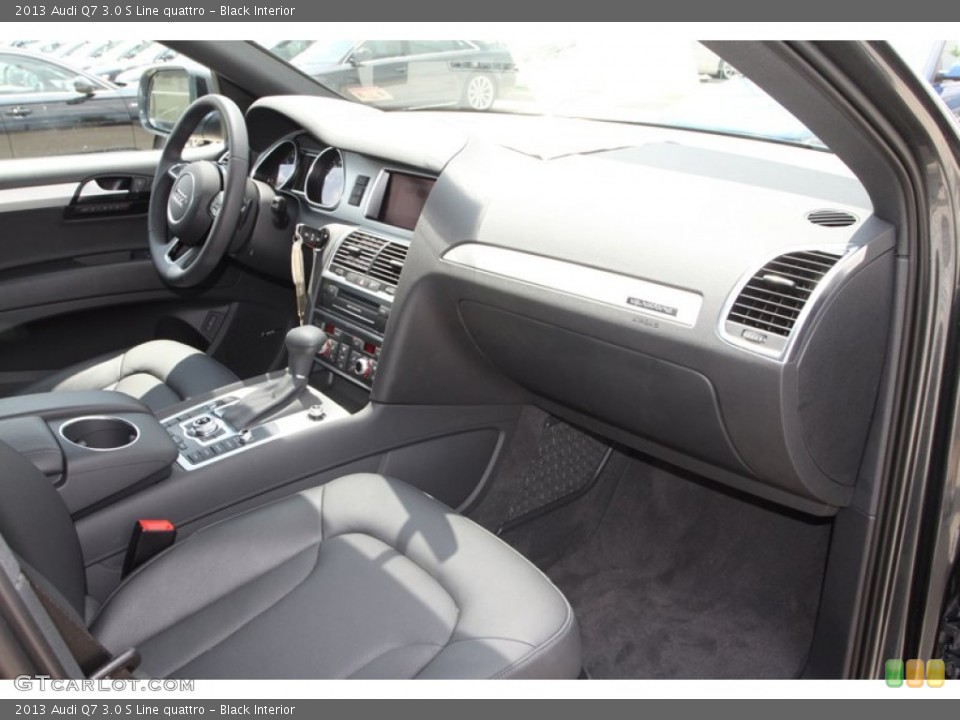 Black Interior Dashboard for the 2013 Audi Q7 3.0 S Line quattro #81278154