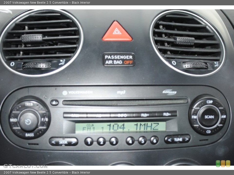 Black Interior Audio System for the 2007 Volkswagen New Beetle 2.5 Convertible #81291470