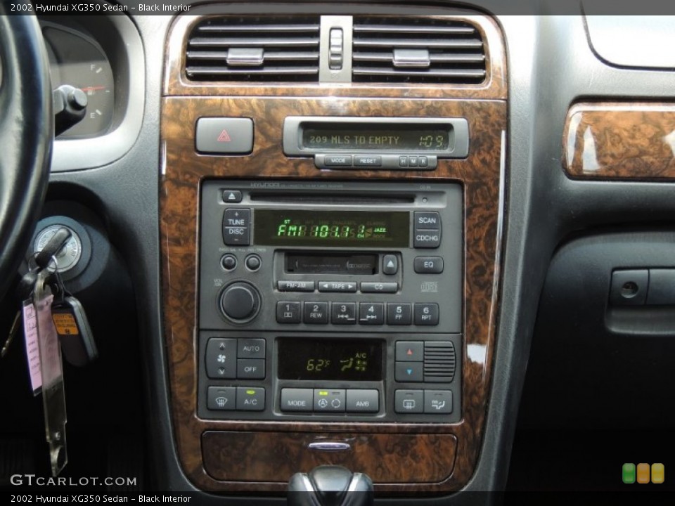 Black Interior Controls for the 2002 Hyundai XG350 Sedan #81305603