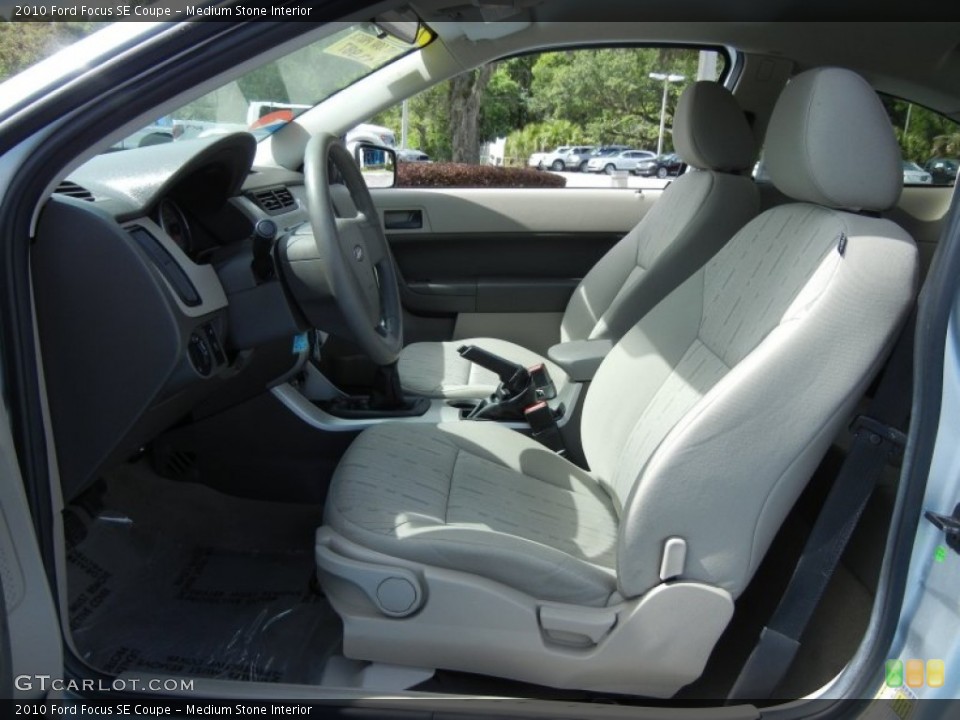 Medium Stone Interior Photo for the 2010 Ford Focus SE Coupe #81320660