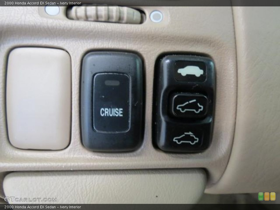 Ivory Interior Controls for the 2000 Honda Accord EX Sedan #81333179