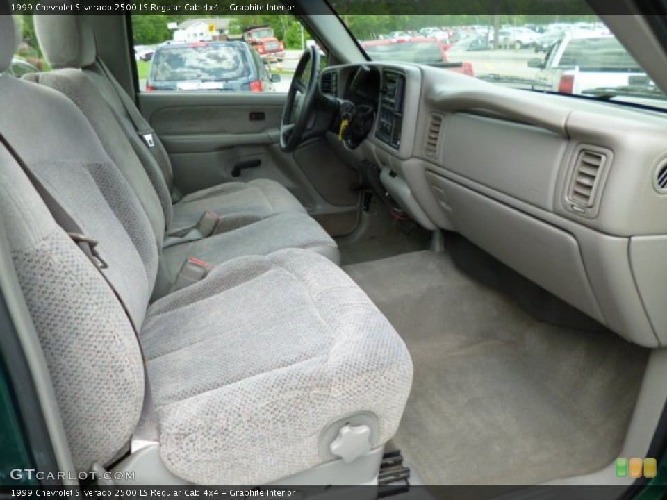 Graphite Interior Photo for the 1999 Chevrolet Silverado 2500 LS Regular Cab 4x4 #81333868