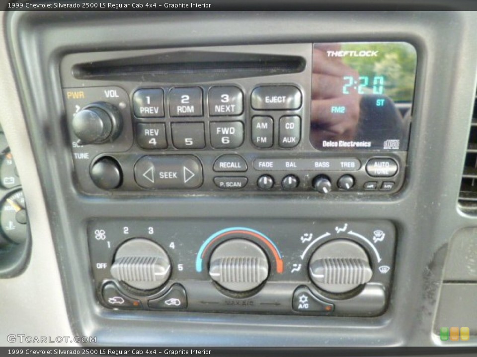 Graphite Interior Controls for the 1999 Chevrolet Silverado 2500 LS Regular Cab 4x4 #81334034
