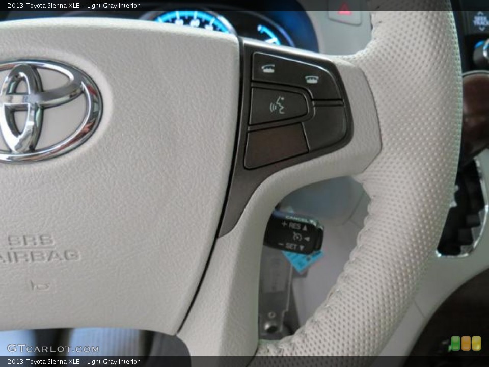 Light Gray Interior Controls for the 2013 Toyota Sienna XLE #81336633