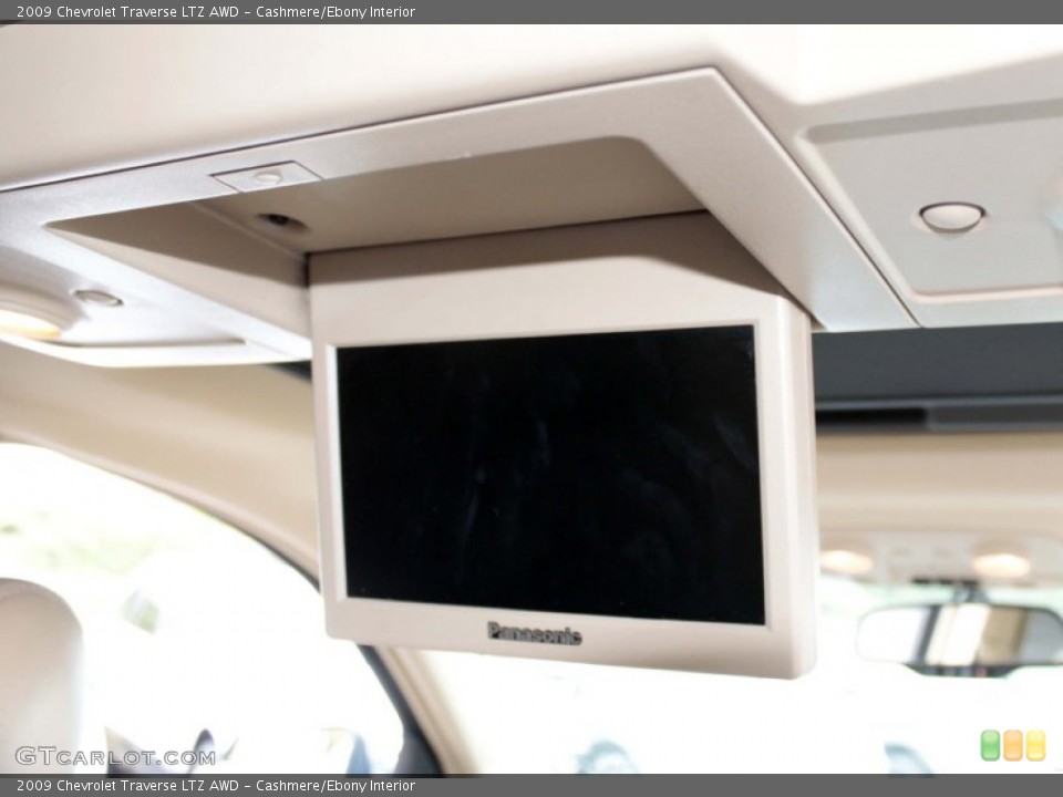 Cashmere/Ebony Interior Entertainment System for the 2009 Chevrolet Traverse LTZ AWD #81341859
