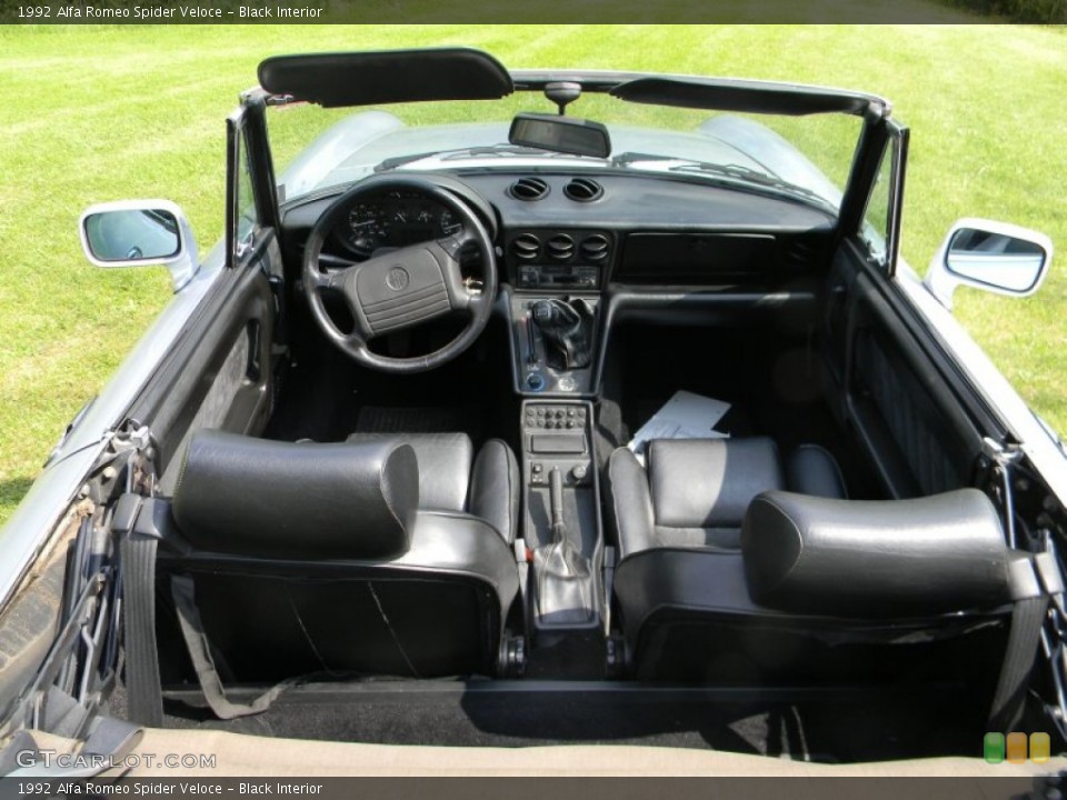 Black Interior Photo for the 1992 Alfa Romeo Spider Veloce #81344394
